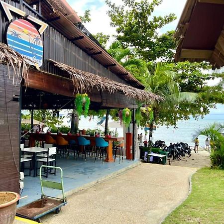 Seaview Deluxe Studio Couples Room S Tanjung Bungah (Penang) Exterior foto