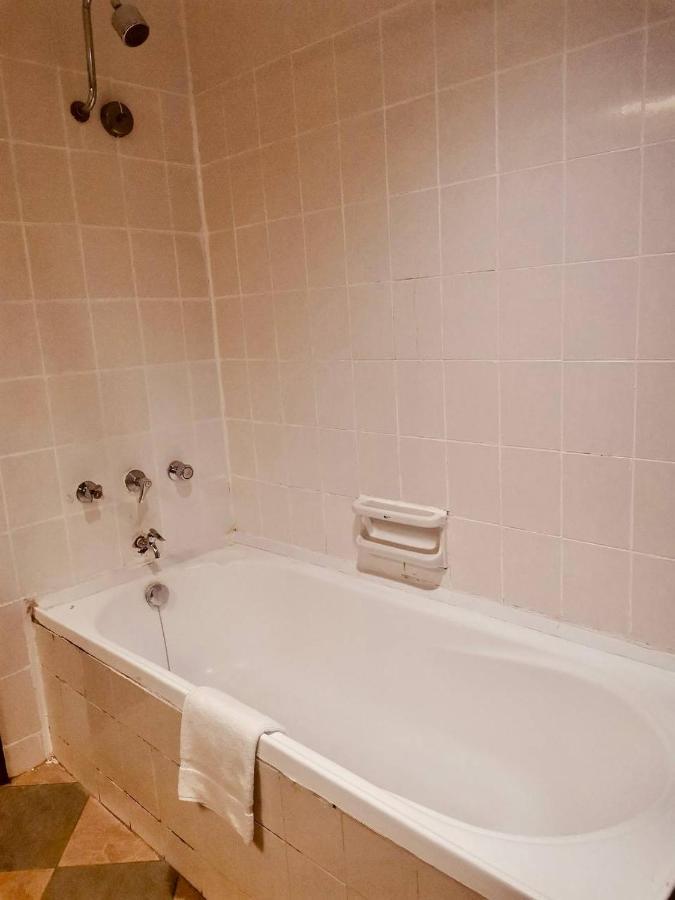 Seaview Deluxe Studio Couples Room S Tanjung Bungah (Penang) Exterior foto