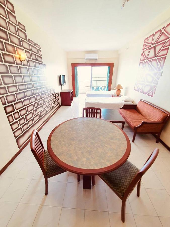 Seaview Deluxe Studio Couples Room S Tanjung Bungah (Penang) Exterior foto