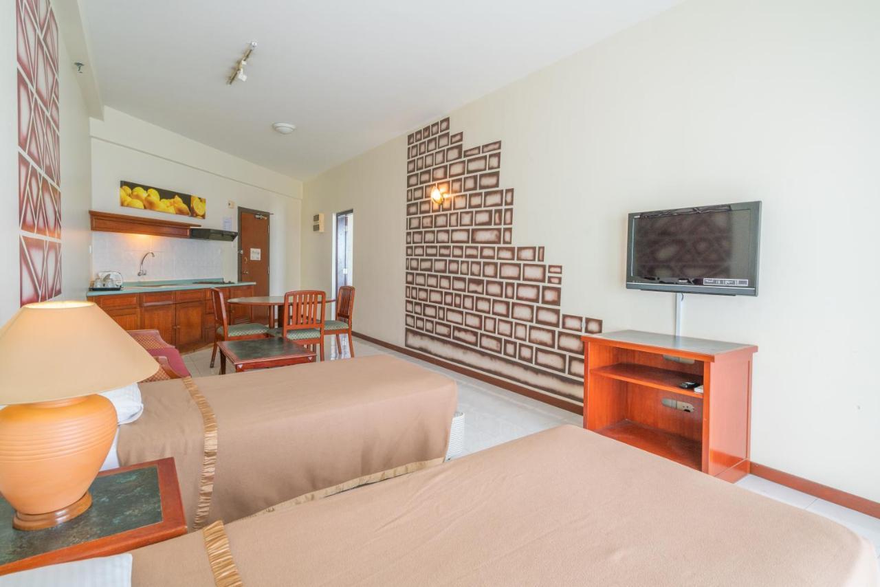 Seaview Deluxe Studio Couples Room S Tanjung Bungah (Penang) Exterior foto