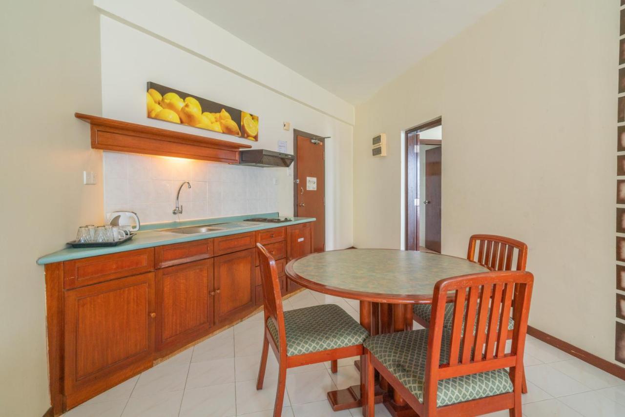 Seaview Deluxe Studio Couples Room S Tanjung Bungah (Penang) Exterior foto
