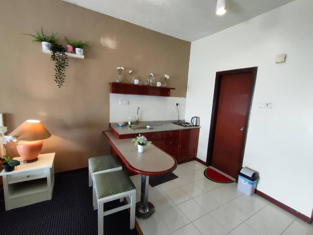 Seaview Deluxe Studio Couples Room S Tanjung Bungah (Penang) Exterior foto